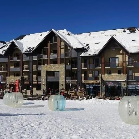 Serias 23 Apartment *