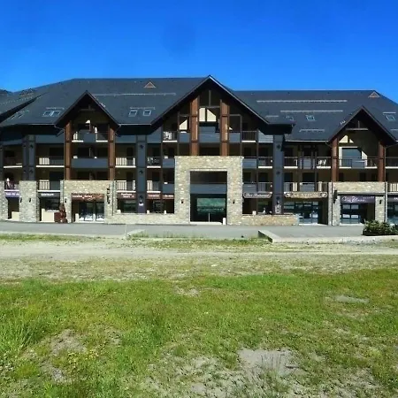 Serias 23 Apartment *